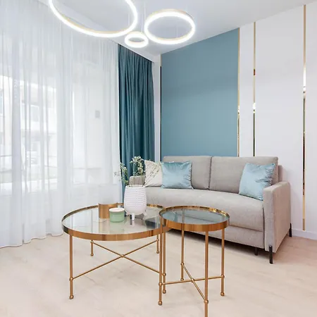 Apartly - Garden Z Prywatnym Ogrodem W Centrum# Parking