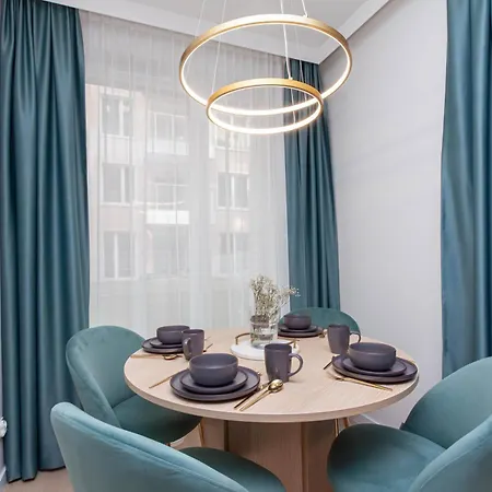Apartly - Garden Z Prywatnym Ogrodem W Centrum# Parking Apartment