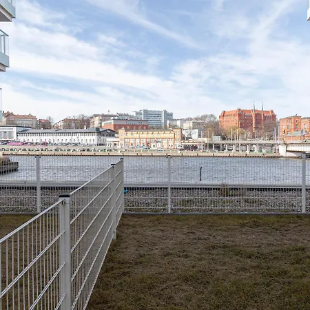 Apartly - Garden Z Prywatnym Ogrodem W Centrum# Parking Lägenhet