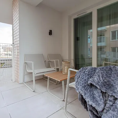 Apartly - Garden Z Prywatnym Ogrodem W Centrum# Parking Lägenhet *
