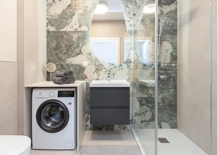 Apartly - Garden Z Prywatnym Ogrodem W Centrum# Parking