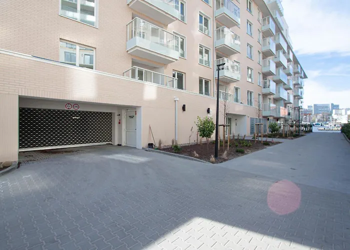 Apartly - Garden Z Prywatnym Ogrodem W Centrum# Parking